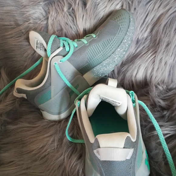 SOLD Under Armour Hovr Apex Training Shoes - Picture 9 of 13